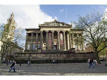 英美兩國留學費用孰高孰低？