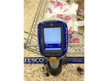 英國超市的自助付款，告別排長隊付款