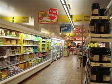 英國超市，做活動特價語