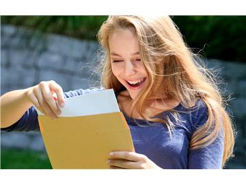 高考完休學(xué)一年英國留學(xué)，可以到英國讀本科嗎