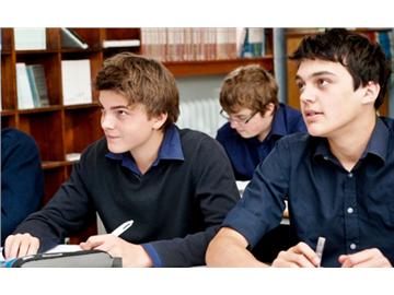 高二有哪些方式出國(guó)留學(xué)，可以到英國(guó)讀本科嗎