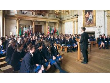 英國彼得萊斯學校，申請入讀年齡有要求嗎