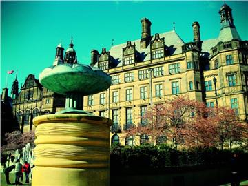 現(xiàn)在2.2的學位，能申請到英國什么學校研究生？