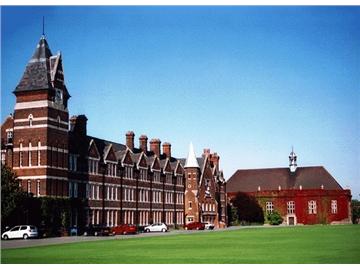 英國曼大金融專業的申請條件是怎樣的？雙非學生申請難嗎？