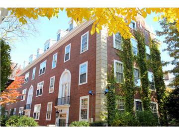 全球十大商學院，七所在美國