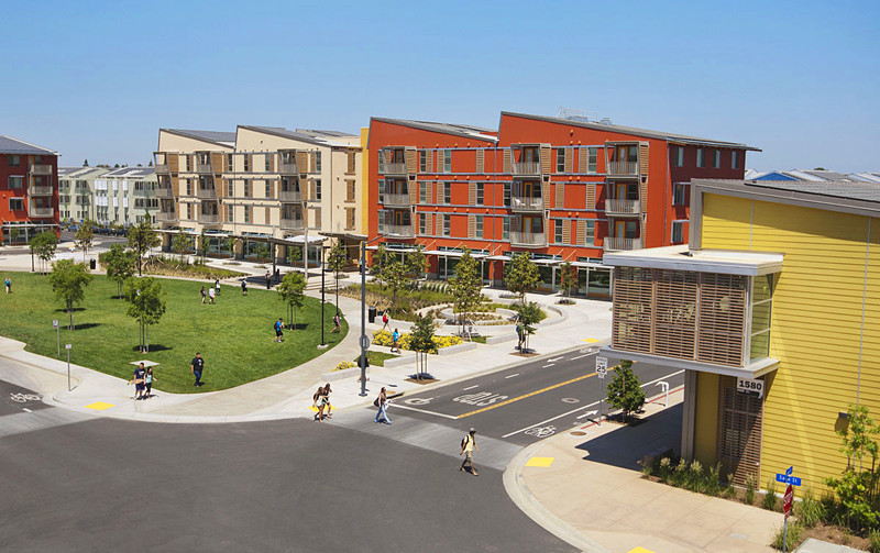 加州大學戴維斯分校，加州大學系統中較大的大學